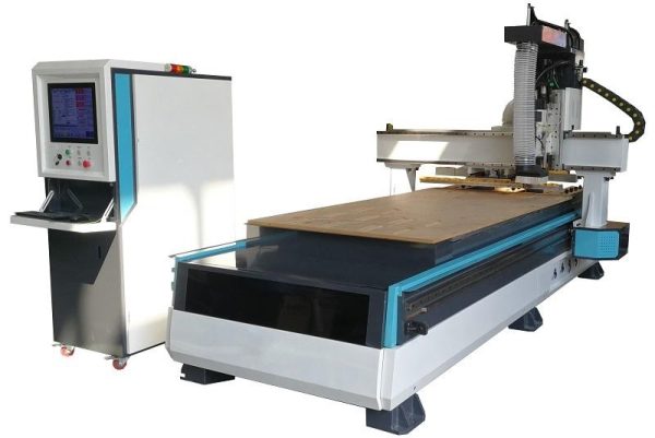 Linear automatic tool changer